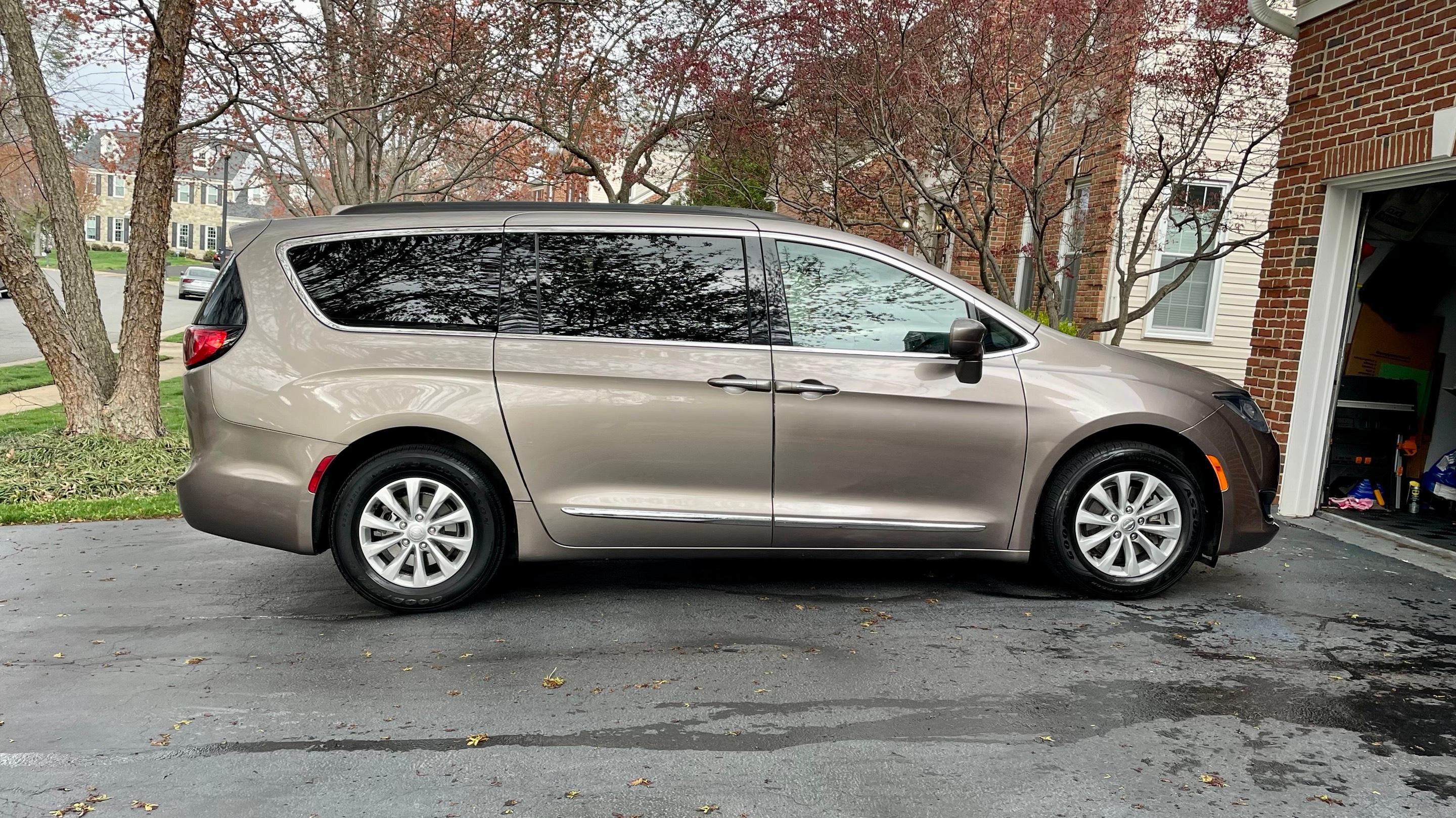 Chrysler Pacifica 2017 in Herndon, VA