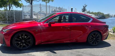 Lexus IS 2024