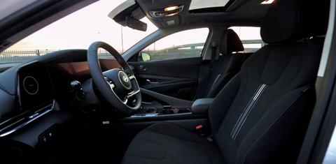 Hyundai Elantra 2025