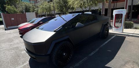 Tesla Cybertruck 2025