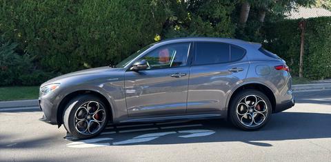 Alfa Romeo Stelvio 2023