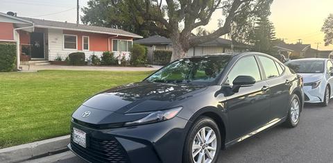 Toyota Camry Hybrid 2025