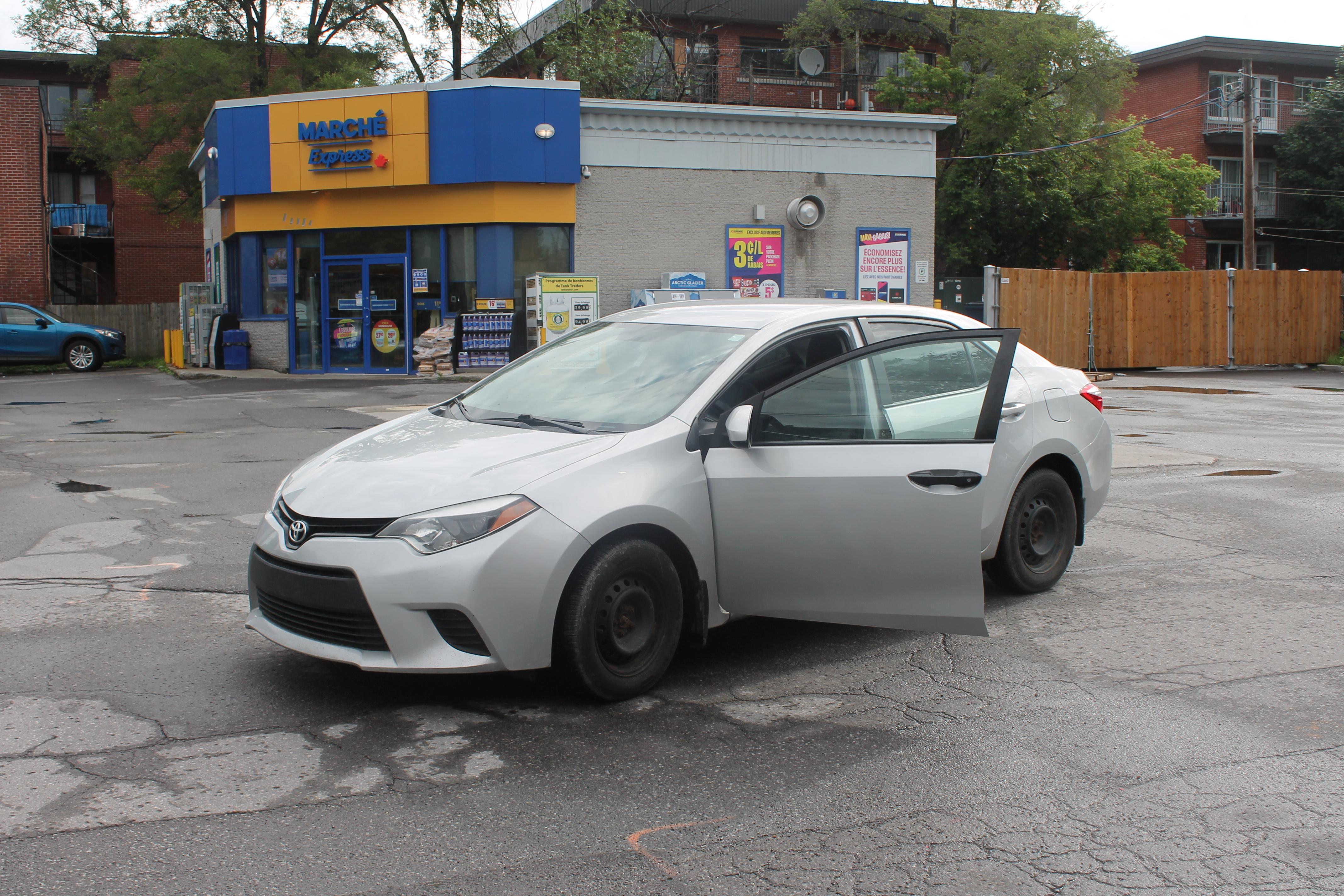 Toyota Corolla 2015 à Côte Saint-Luc, QC
