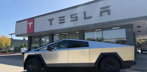 Tesla Cybertruck 2026
