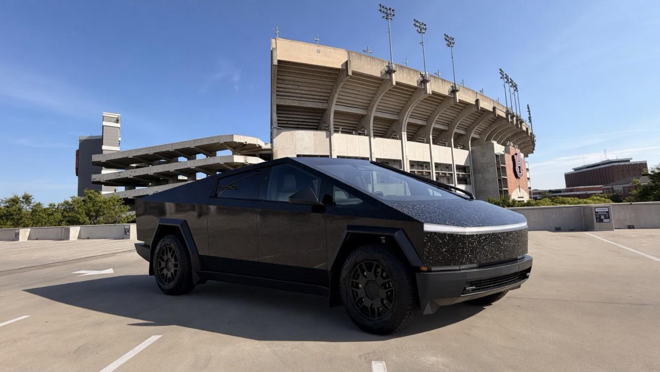 Tesla Cybertruck 2025 in Auburn, AL