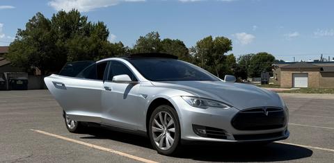 Tesla Model S 2015
