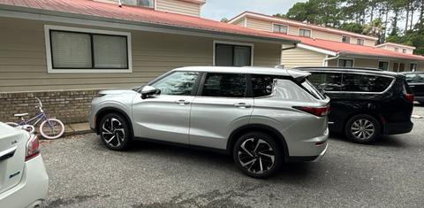 Mitsubishi Outlander 2023