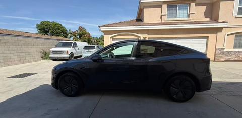 Tesla Model Y 2026