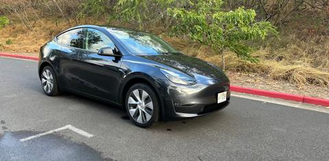 Tesla Model Y 2024