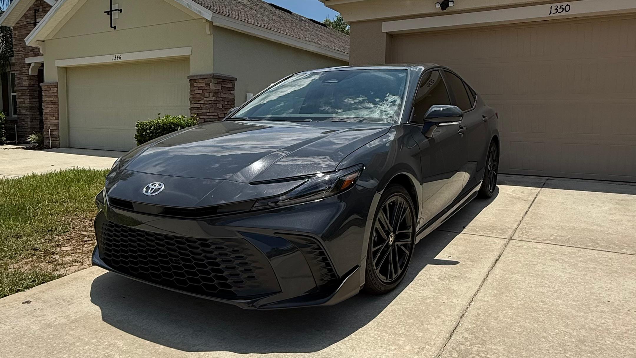 Toyota Camry Hybrid 2025 in Orlando, FL