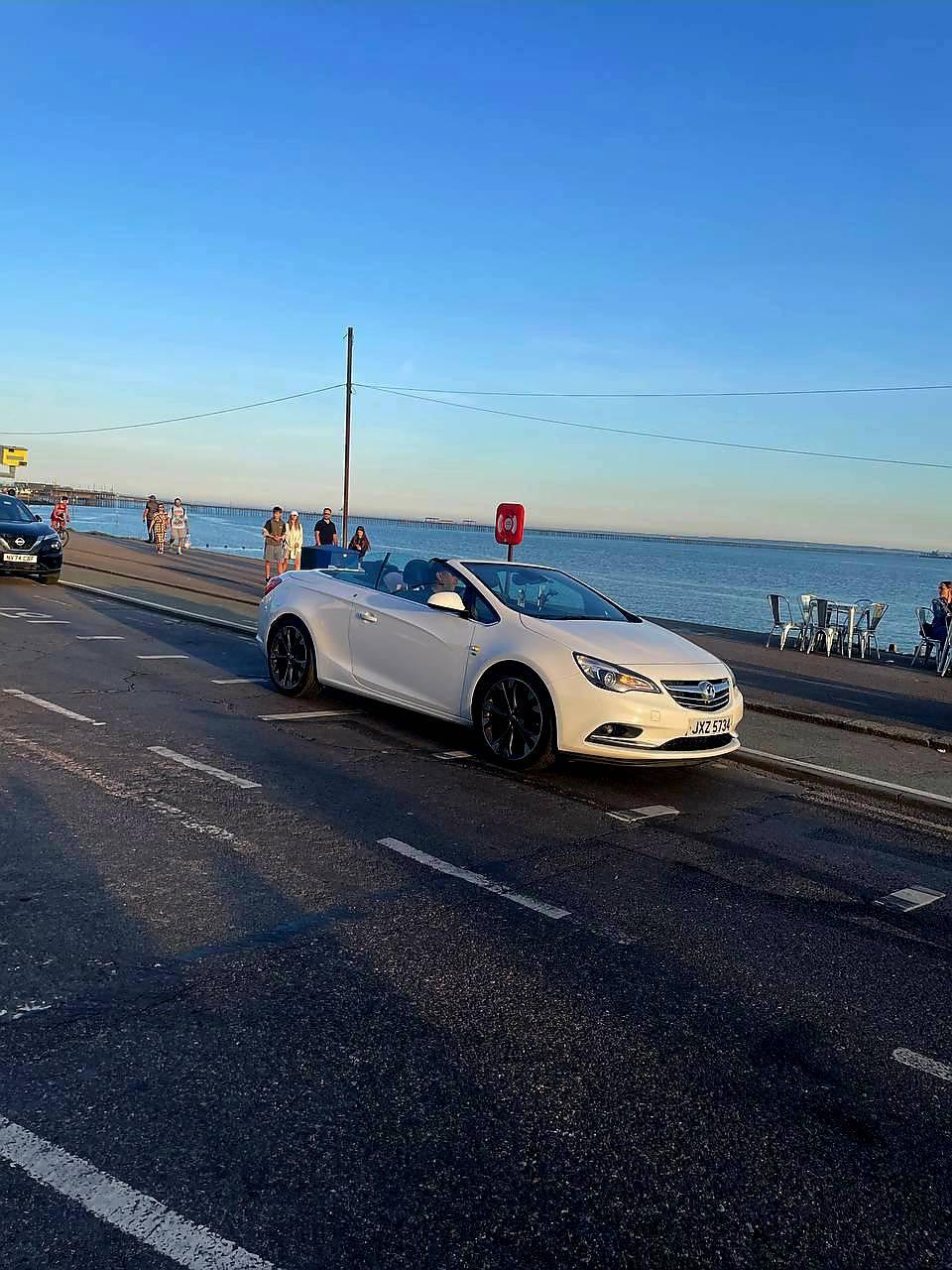 Vauxhall Cascada 2016 in London