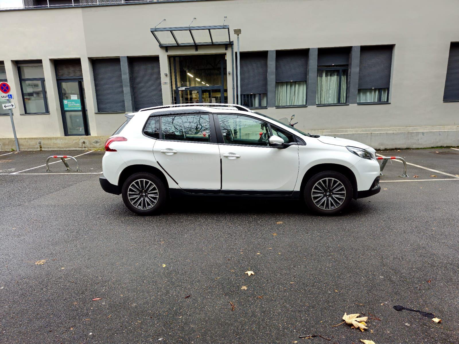 Peugeot 2008 2019 à Orly
