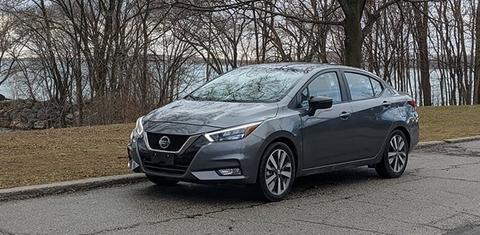 Nissan Versa 2021