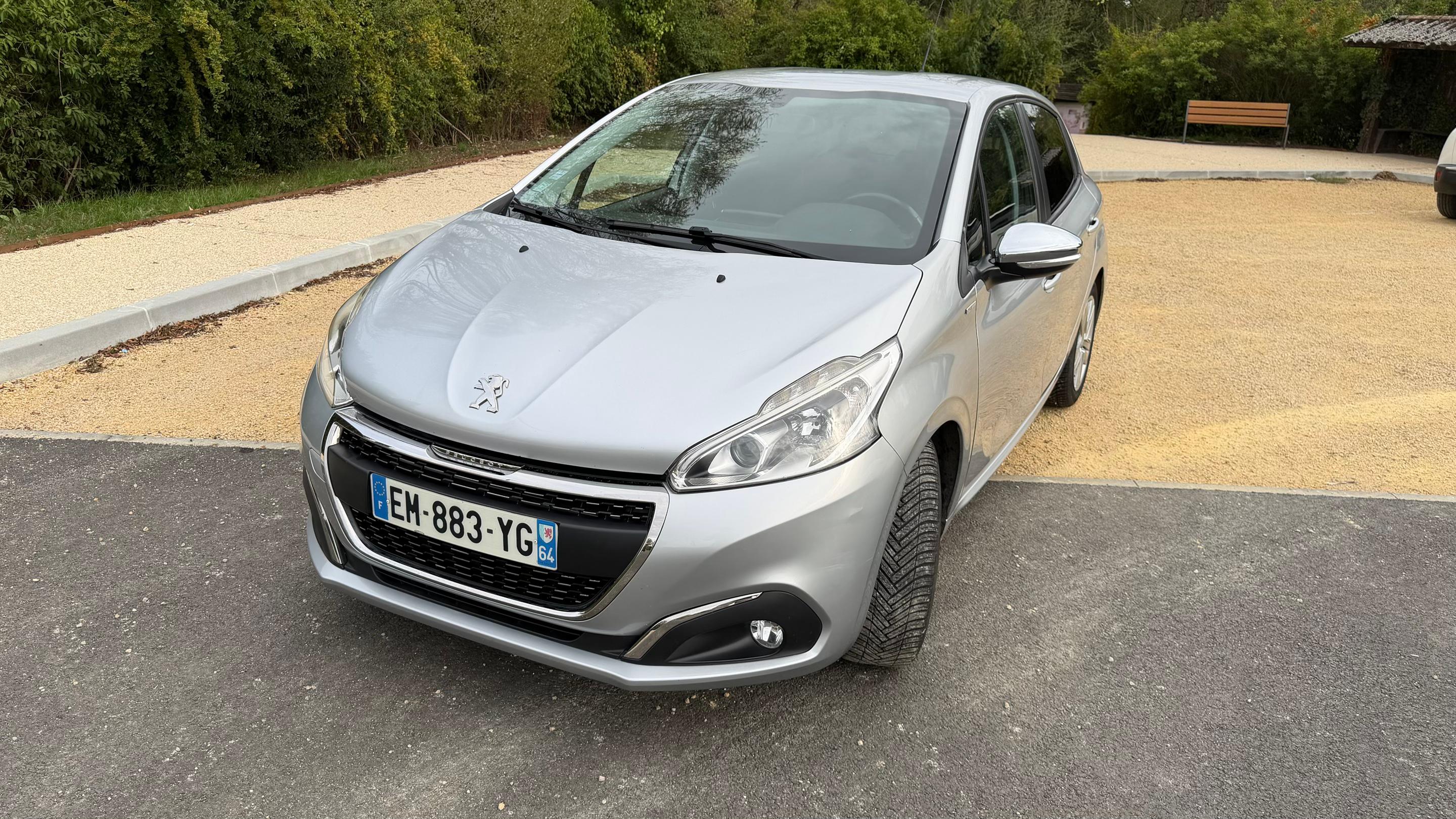 Peugeot 208 2017 à Poitiers