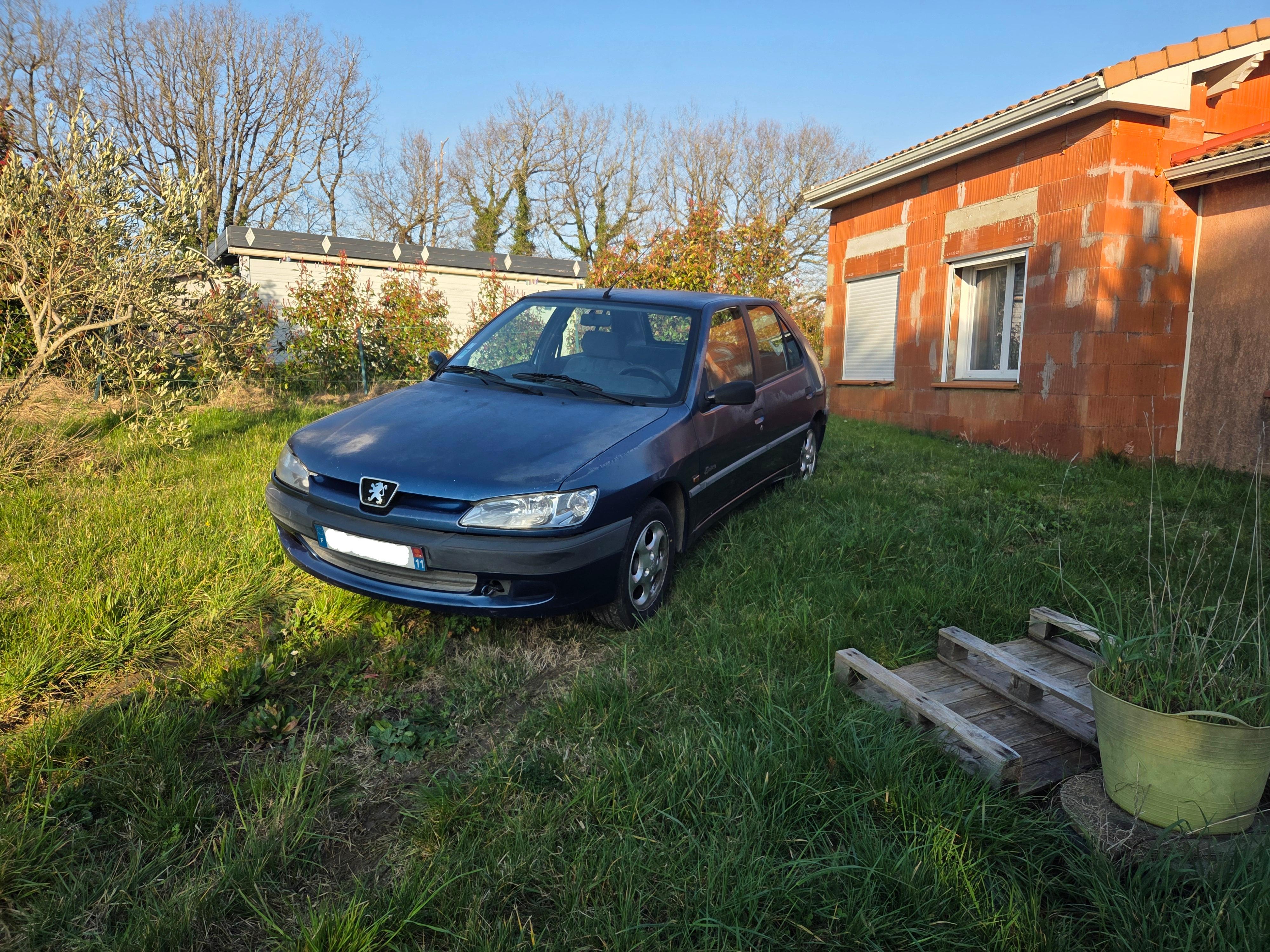 PEUGEOT 306 1996 à Tauriac