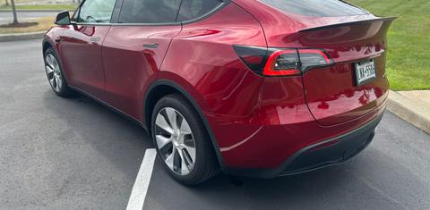Tesla Model Y 2024