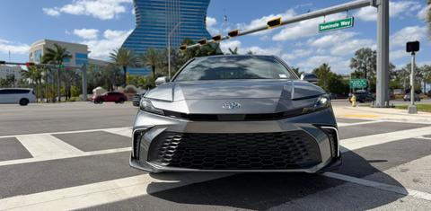 Toyota Camry Hybrid 2026