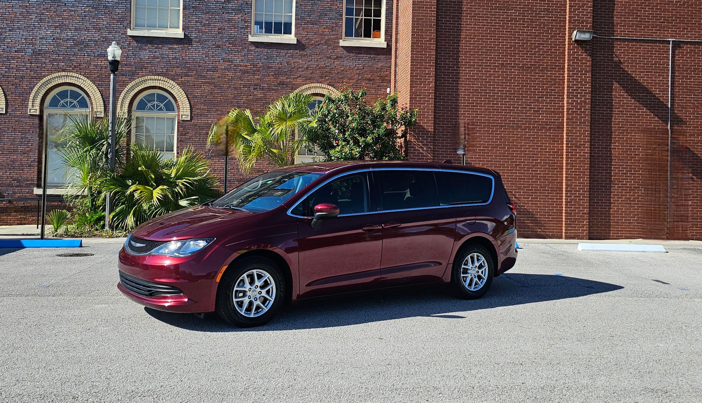 Chrysler Pacifica 2017 in 