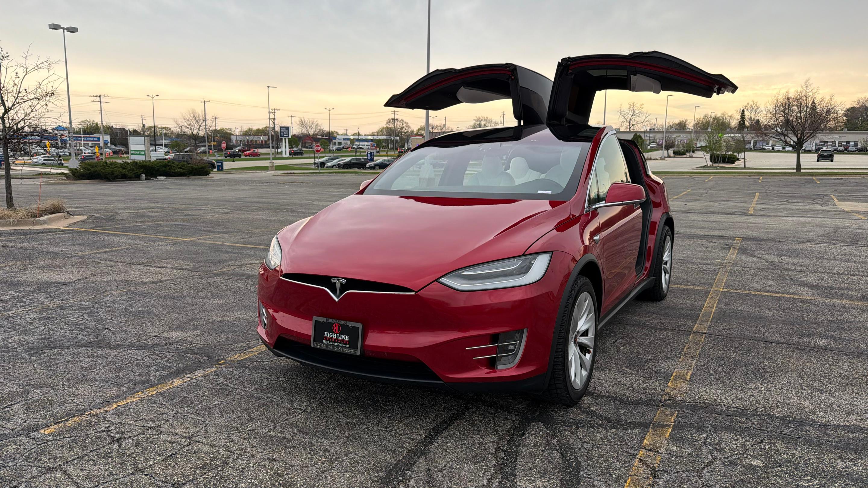 Tesla Model X 2020 in Greenfield, WI