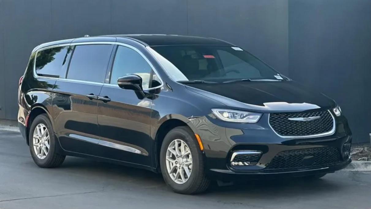 Chrysler Pacifica 2026 in Fresno, CA