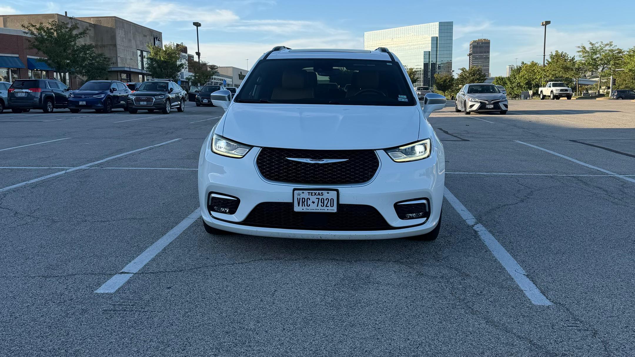Chrysler Pacifica 2022 in St. Louis, MO