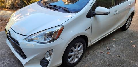 Toyota Prius c 2016