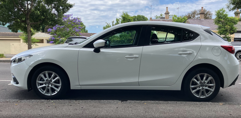 Mazda MAZDA3 2015