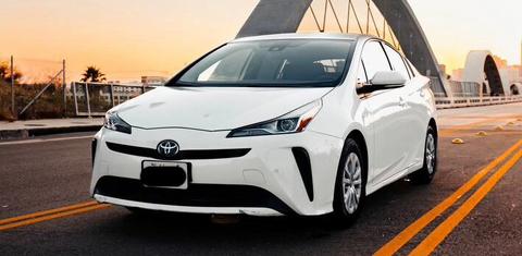 Toyota Prius 2021