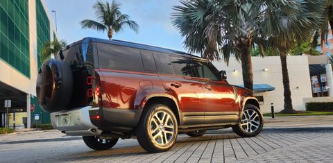 Land Rover Defender 2025