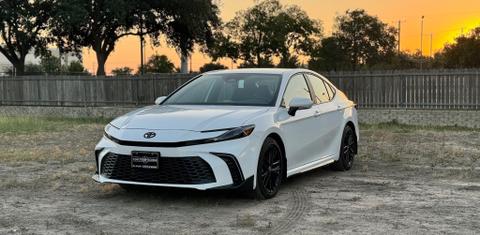 Toyota Camry Hybrid 2025