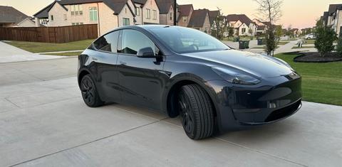 Tesla Model Y 2024