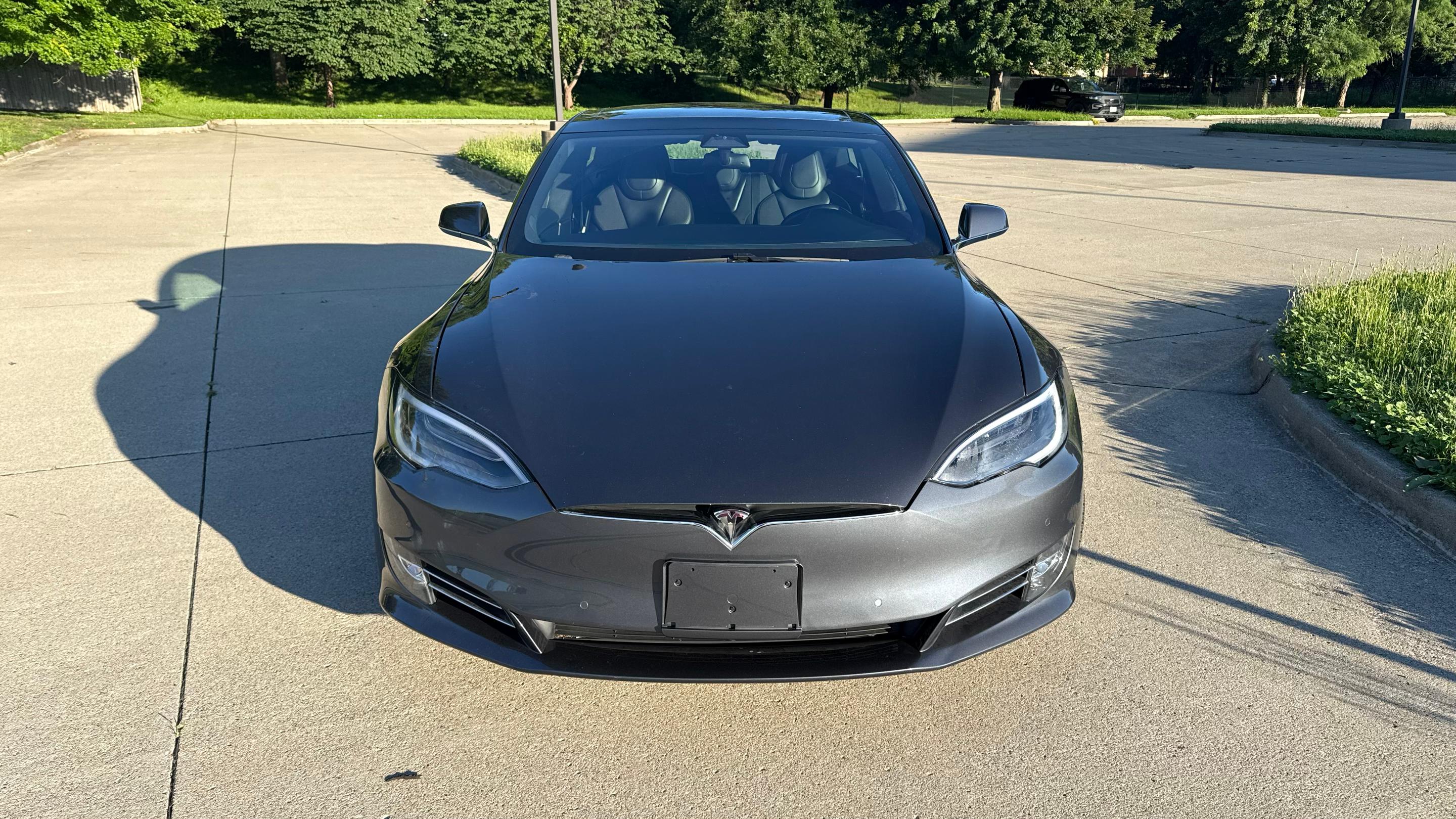 Tesla Model S 2018 in West Des Moines, IA