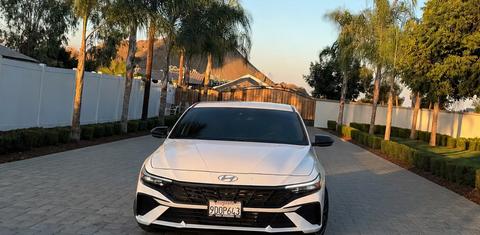 Hyundai Elantra Hybrid 2026