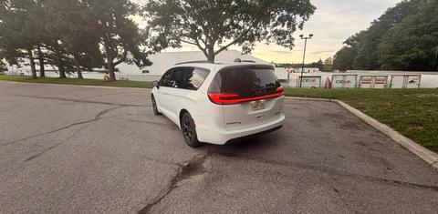 Chrysler Pacifica 2024