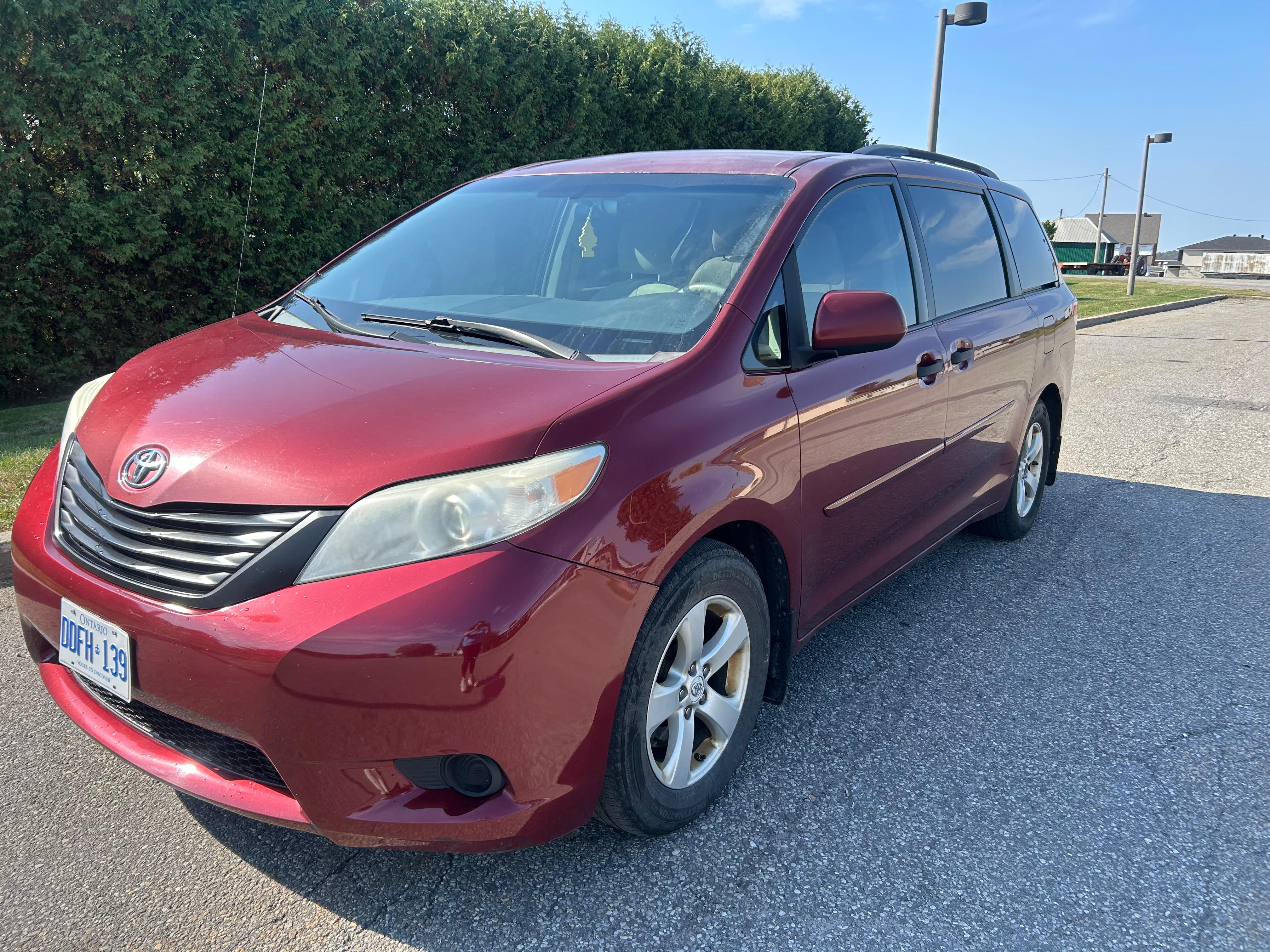 Toyota Sienna 2012 à Ottawa, ON