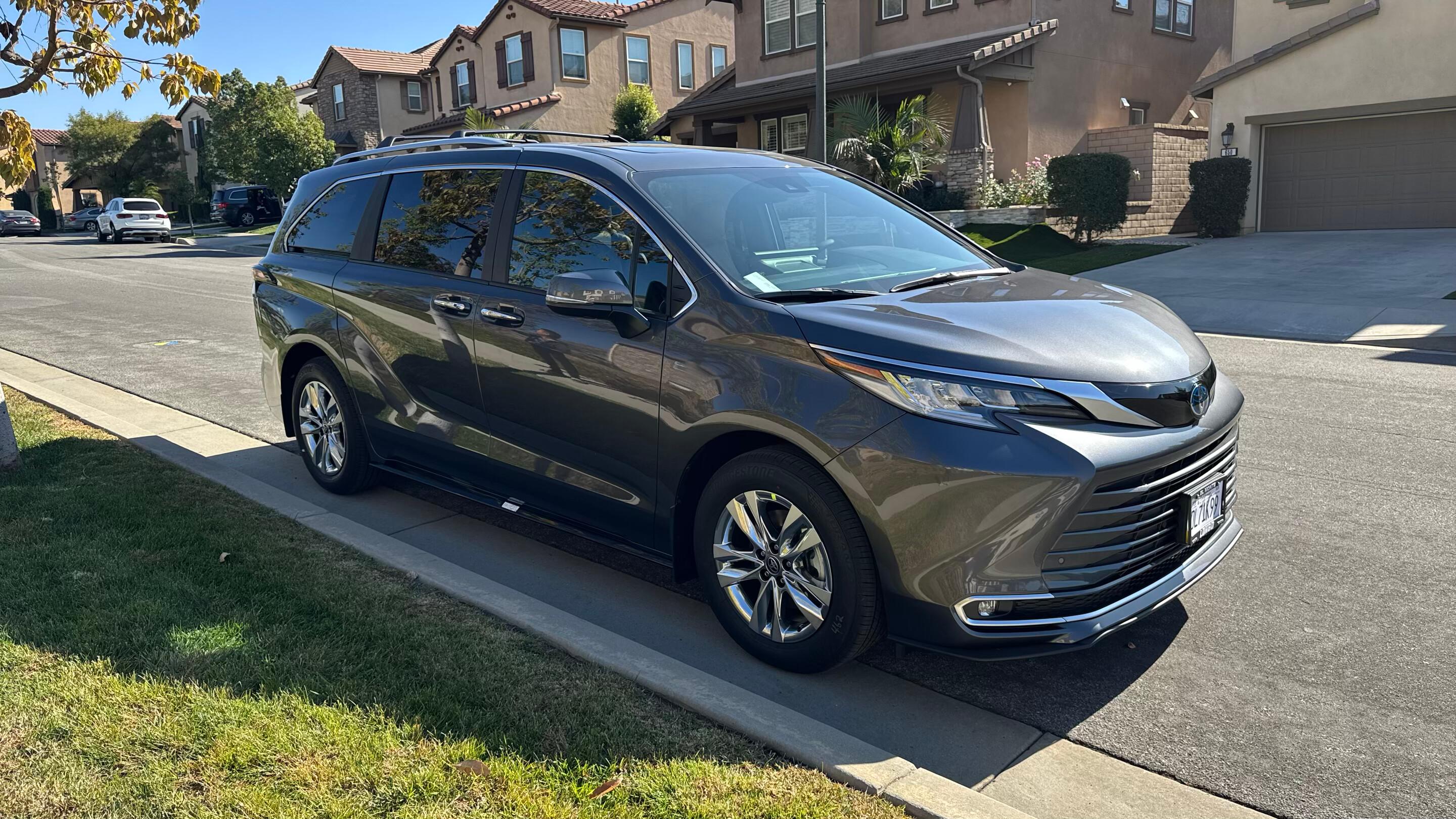 Toyota Sienna 2025 in Azusa, CA