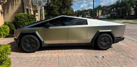 Tesla Cybertruck 2024