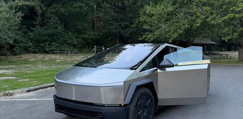 Tesla Cybertruck 2025