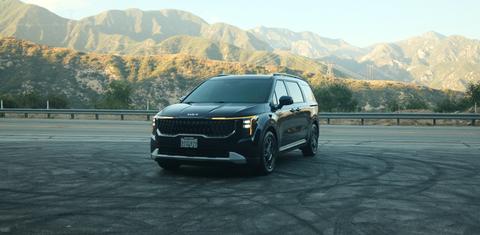 Kia Carnival Hybrid 2025