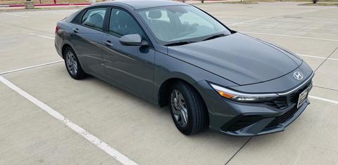 Hyundai Elantra 2024