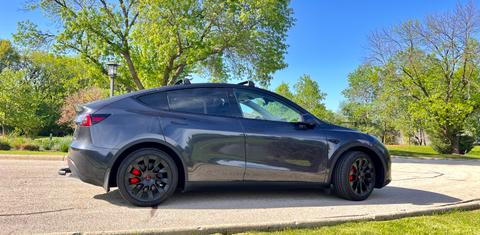 Tesla Model Y 2024