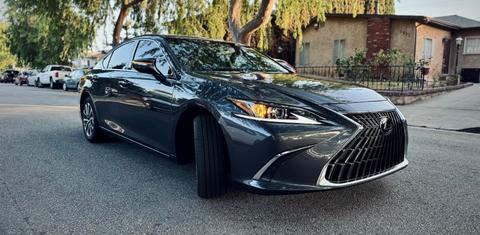 Lexus ES 2025