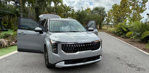 Kia Carnival Hybrid 2026