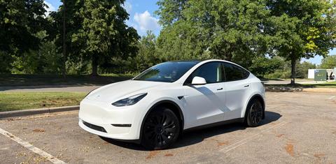 Tesla Model Y 2024