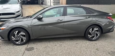 Hyundai Elantra 2024