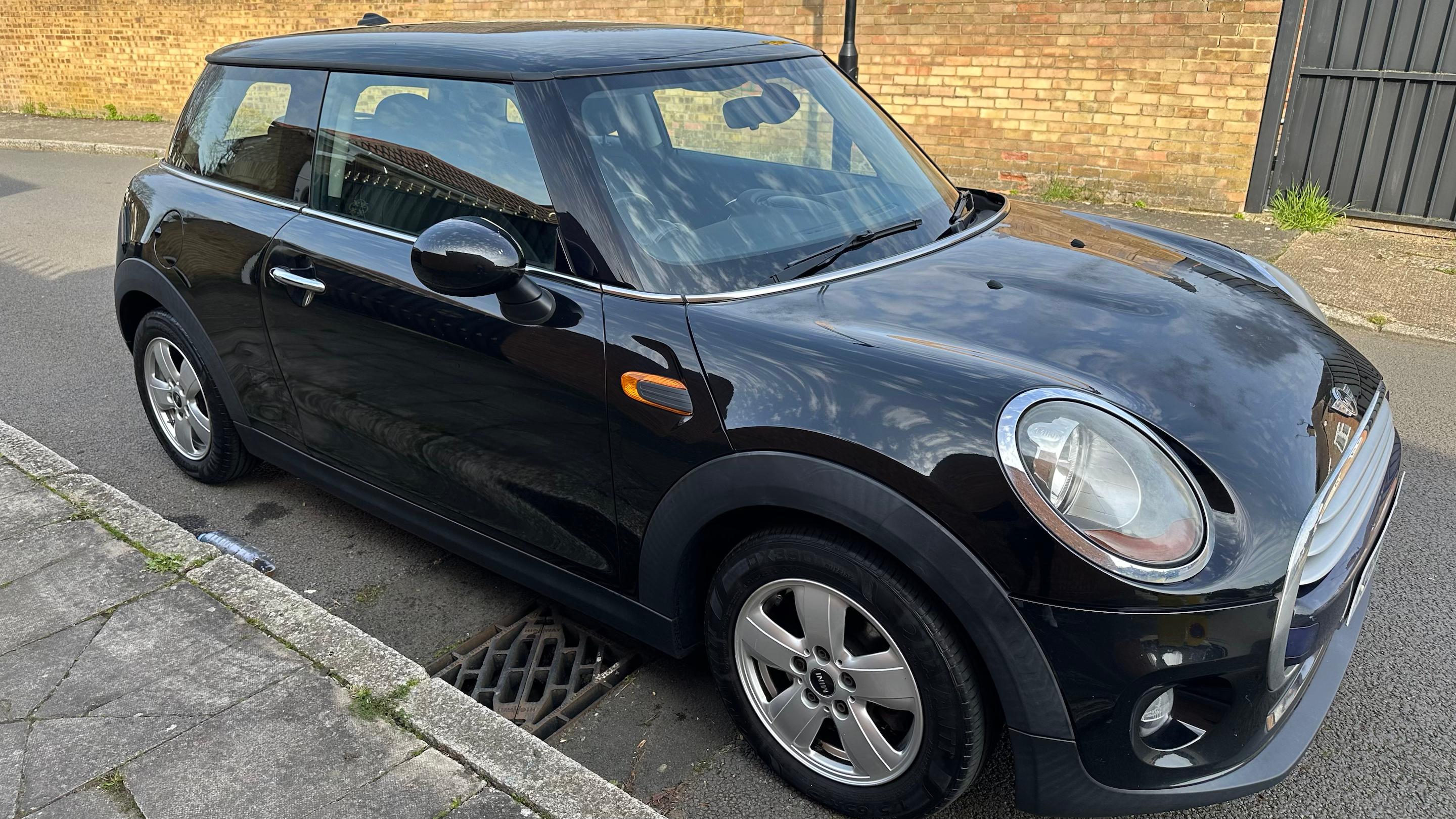 MINI Cooper 2014 in Hounslow