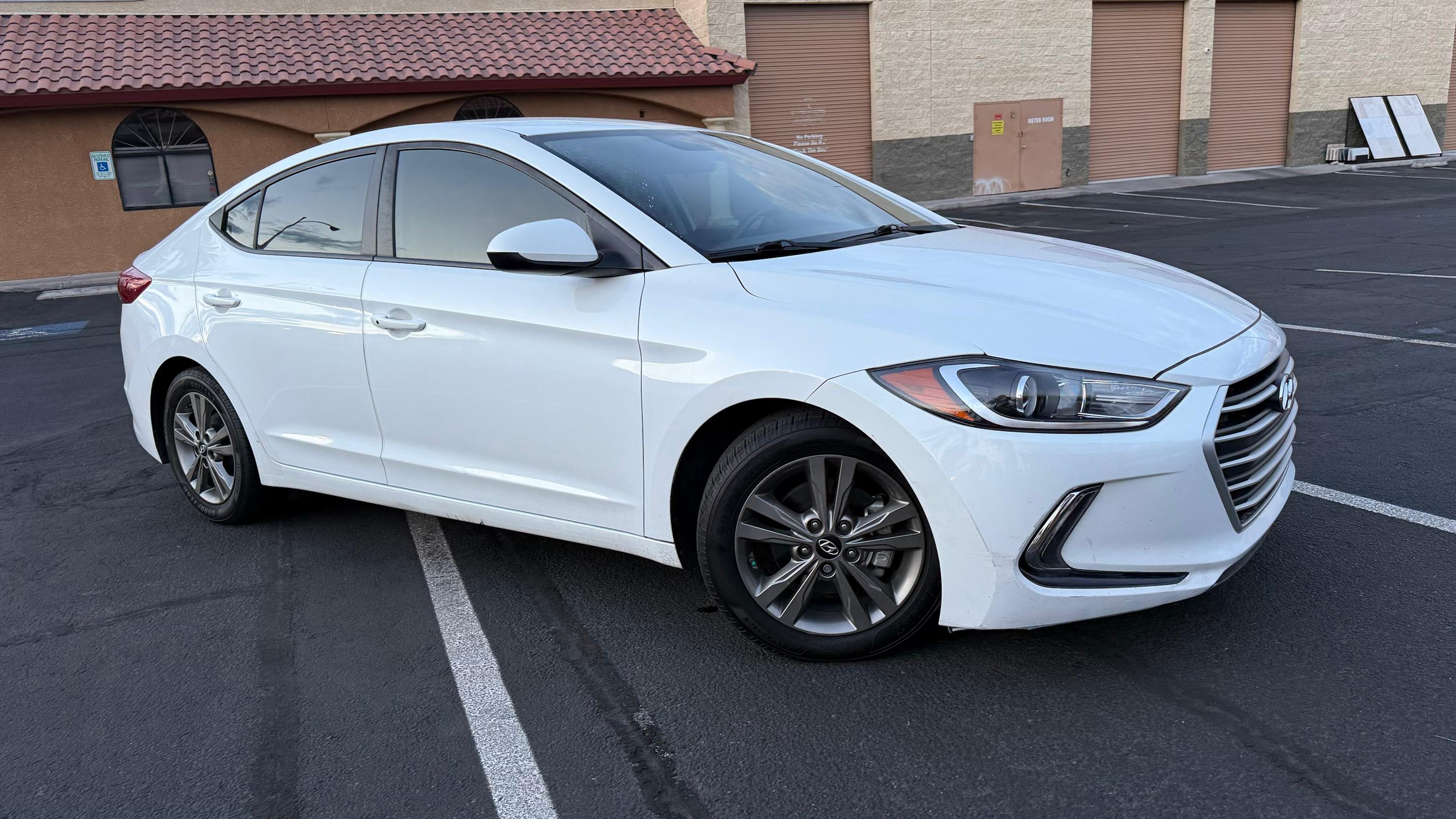 Hyundai Elantra 2017 in 