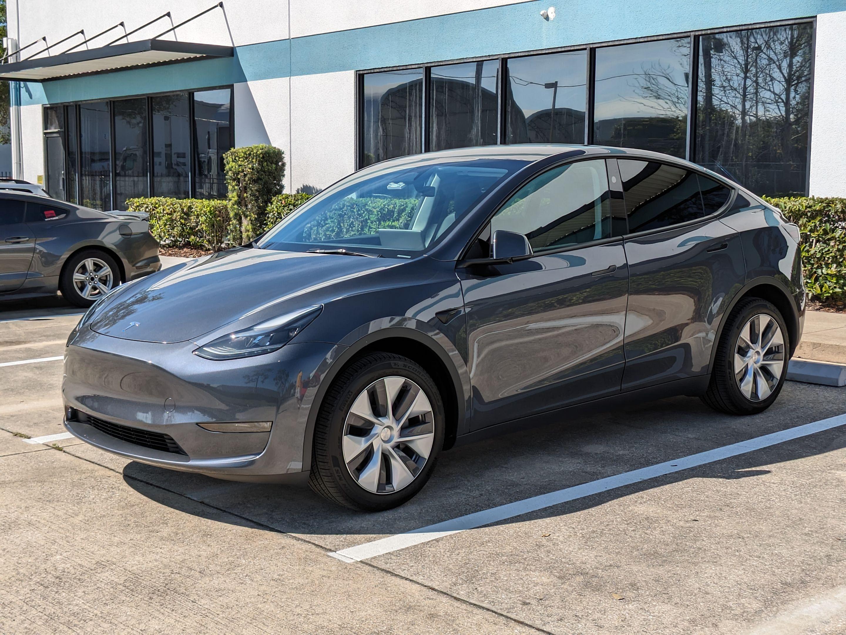 Tesla Model Y 2023 in Kissimmee, FL