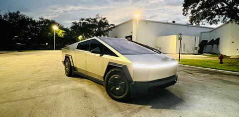 Tesla Cybertruck 2025