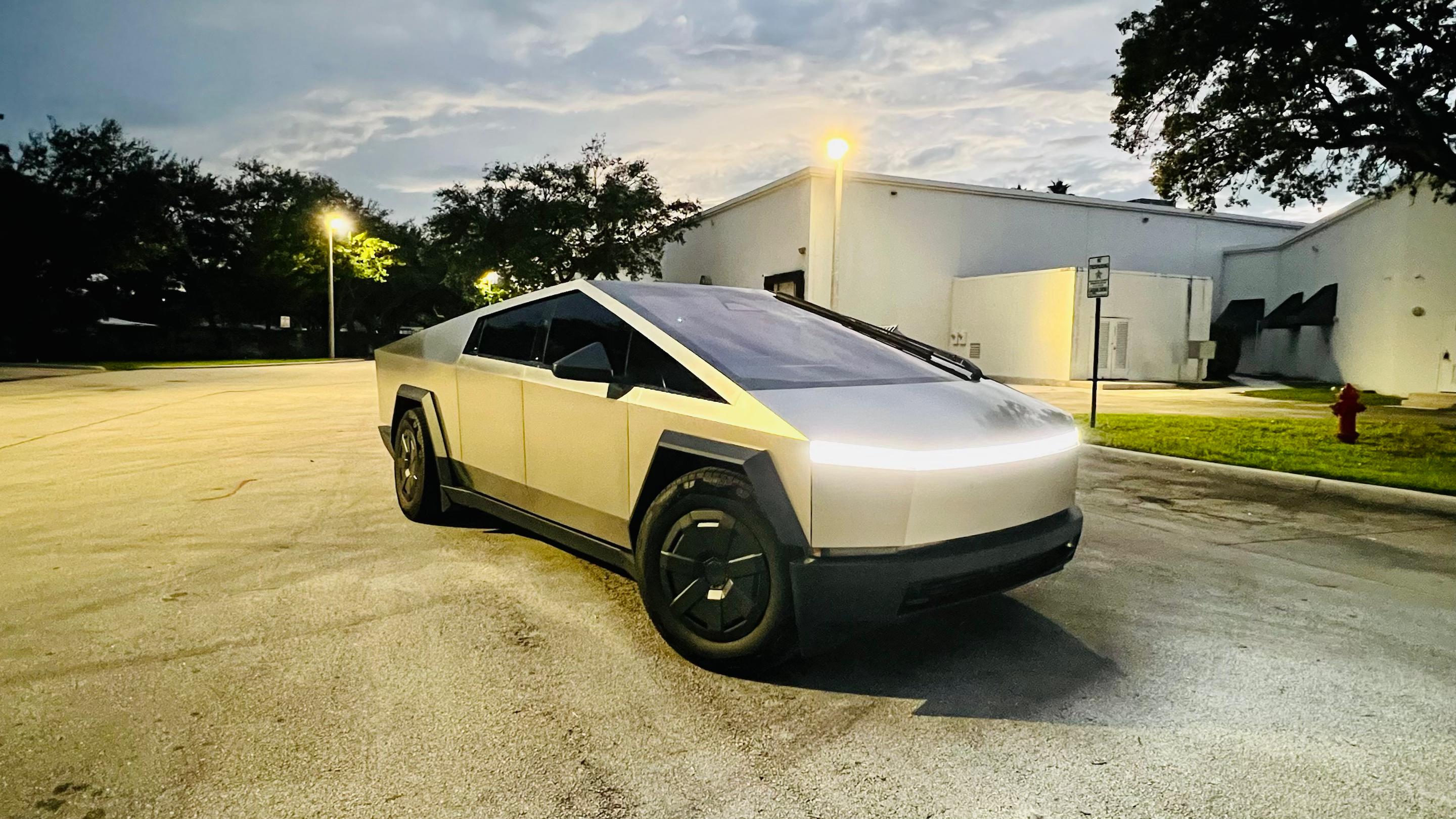 Tesla Cybertruck 2025 in West Palm Beach, FL